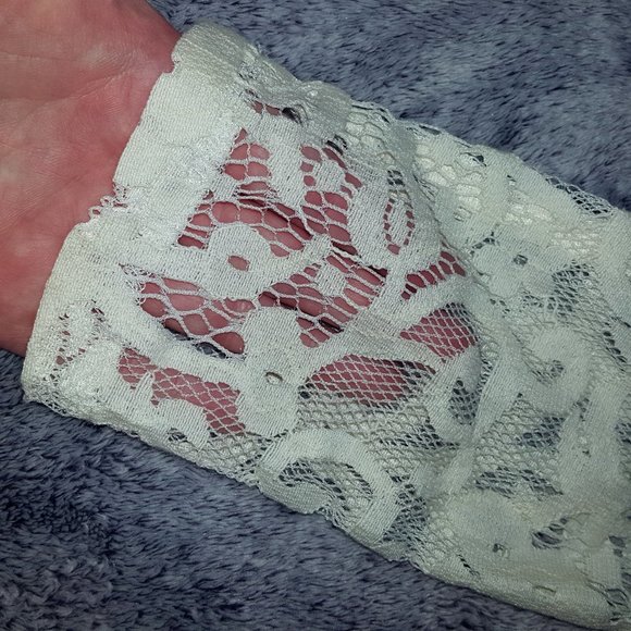 Tobi White Lace Dress XS - Picture 6 of 16